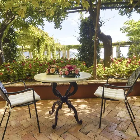Palazzo Confalone Hotel
