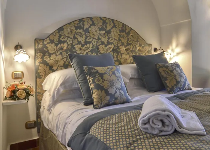 Palazzo Confalone Hotel 5*