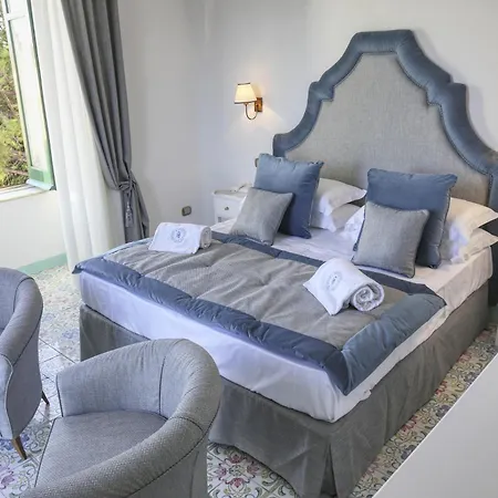 Palazzo Confalone Hotel 5*