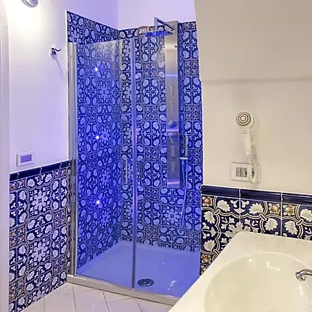מלון Palazzo Confalone